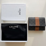 CELINE Small Trifold Wallet in Triomphe canvas and lambskin - Tan | CELINE TRIOMPHE帆布及羊皮小型三摺銀包 - 黃褐色
