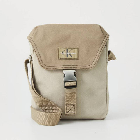 Calvin Klein Workwear Flap Reporter Bag - Crockery | Calvin Klein 帆布翻蓋斜孭袋 - Crockery