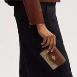 Coach Mini Envelope Wallet With Strap In Signature Canvas - Gold/Khaki Saddle 2 | Coach 經典印花真皮迷你信封型銀包/斜揹包 - Gold/Khaki Saddle 2