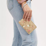 Coach Corner Zip Wristlet In Signature Canvas With Floral Print | Coach 經典印花真皮手拿包 - Floral Print