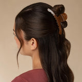 Kitsch Eco-Friendly Plastic Large Arched Clip - Mocha | Kitsch 果凍感弧形抓夾 - 摩卡色