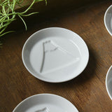 Kageasobi Mount Fuji Small Sauce Plate (White) | Kageasobi 日本美濃燒醬油小碟．白色